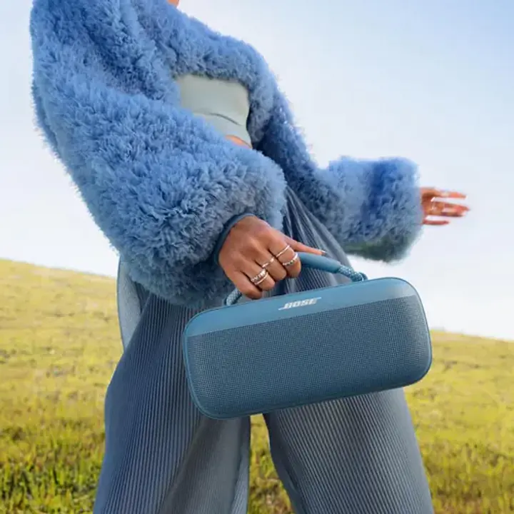 Bose SoundLink Max Portable Bluetooth Speaker (IP67 Waterproof, Deep Bass, Stereo Channel, Blue) - Master